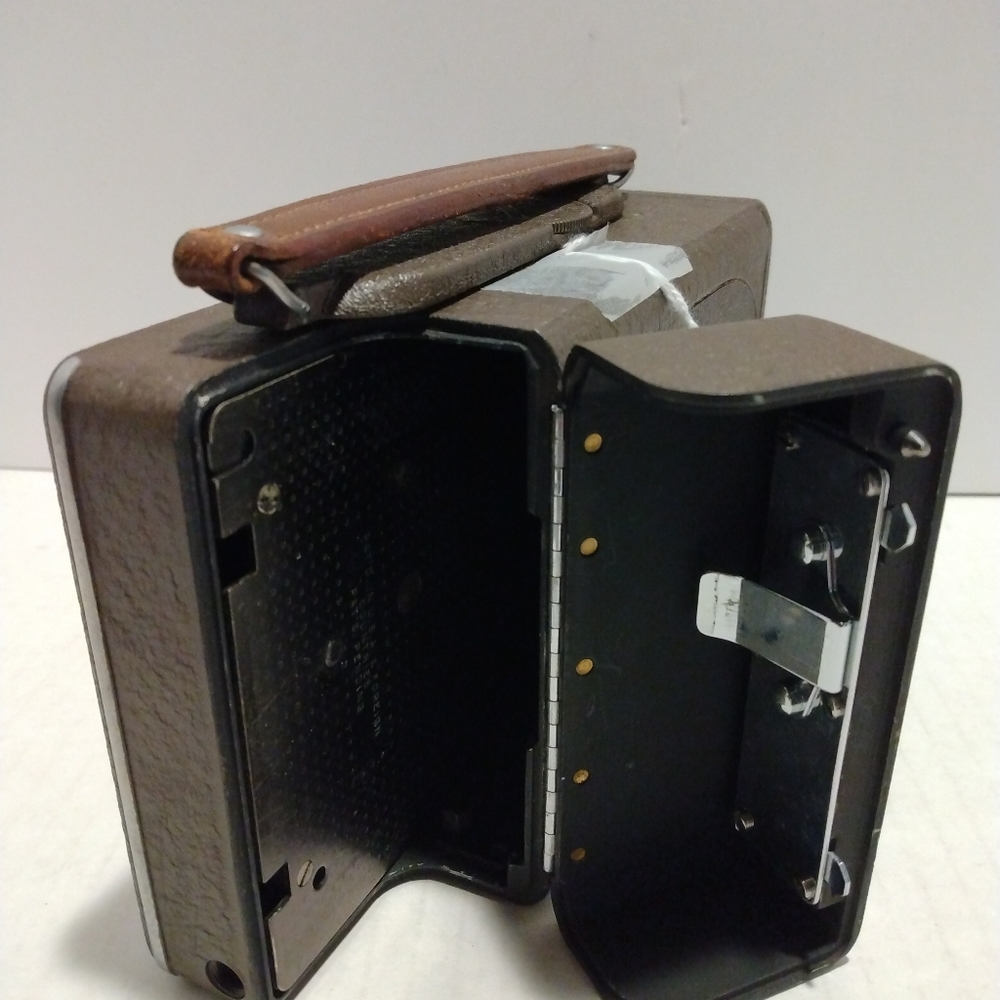 Vtg Bell and Howell video camera. 16 mm FILMO Auto Load. 1940s. - Picture 4 of 5